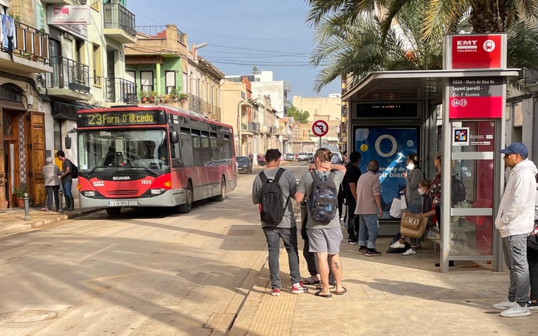 Castellar-l’Oliveral recupera la conexión con autobús y adapta el recorrido para mejorar la comunicación con los Pobles del Sud afectados por la DANA