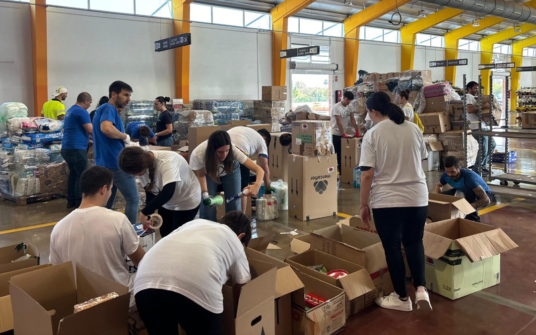 Mercavalencia recibe diariamente una veintena de toneladas de ayuda para los afectados por las inundaciones